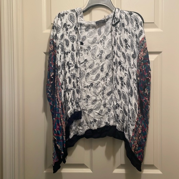 Hooded coverup - Picture 3 of 7